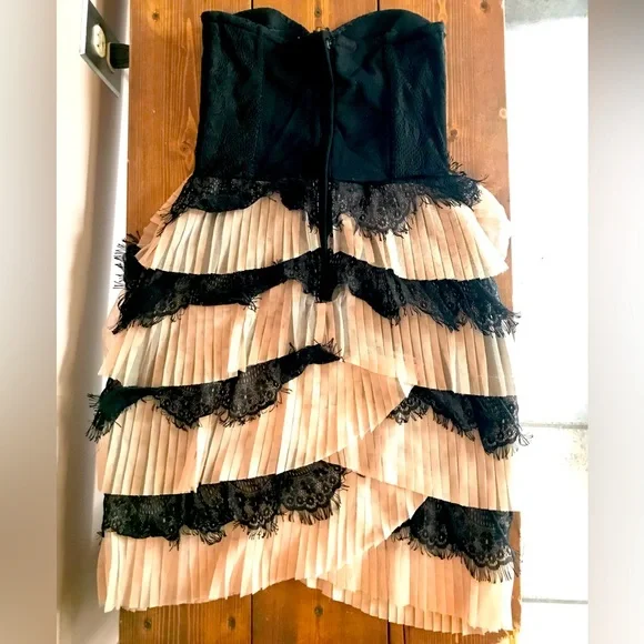 Unique mini dress - worn twice. - Picture 2 of 3